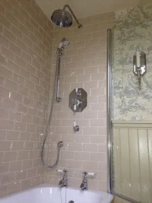 brick work shower1