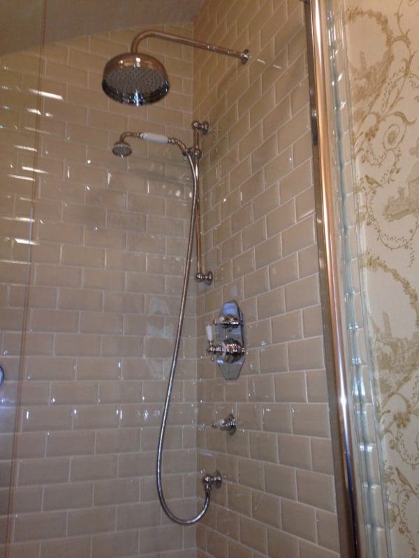brick work shower1